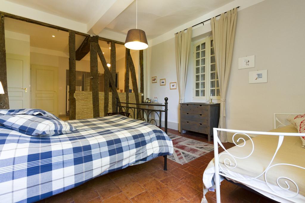 Le Gavachon Bed and Breakfast Leboulin Εξωτερικό φωτογραφία